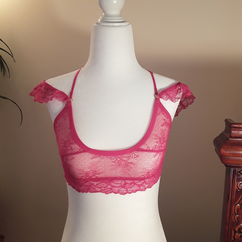 NWOT Bralette With Detachable Off Shoulder Straps